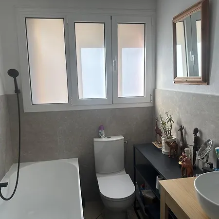 Charming 1-bedroom In Alpes-maritimes *